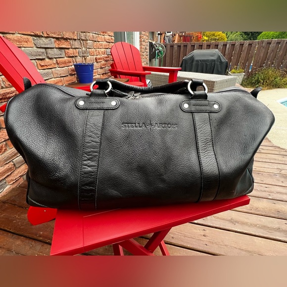 Bugatti Other - 🎉HP🎉 EUC - Bugatti leather travel duffle bag